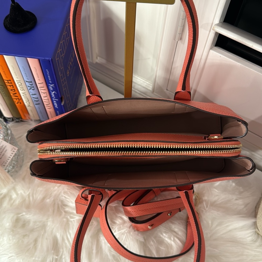 Kate Spade New York Multi-Compartment Leather Hand Bag - Picture 10 of 14